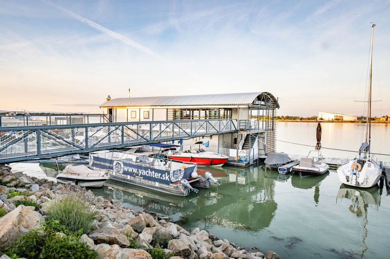 YACHTER CLUB Modrá Čajka, Senec
