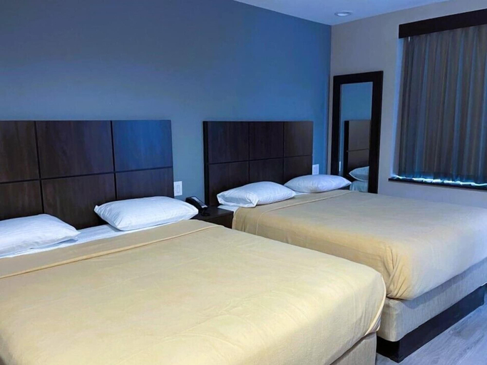 Bedroom 4, Royal Hotel Bronx, New York