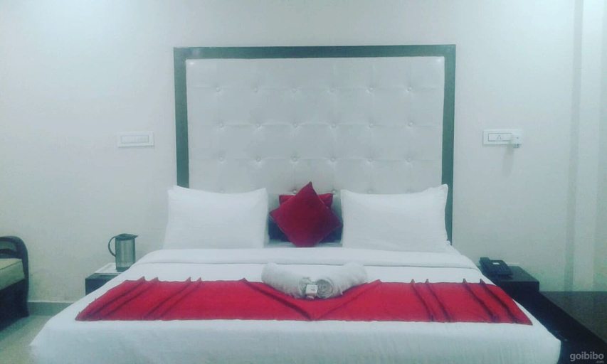 Others 5, Aa Hotels, Sahibzada Ajit Singh Nagar