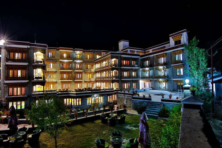 Exterior & Views