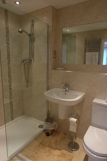 Bathroom, Oakridge, St Mellion, Cornwall + 2 Leisure Passes, Cornwall