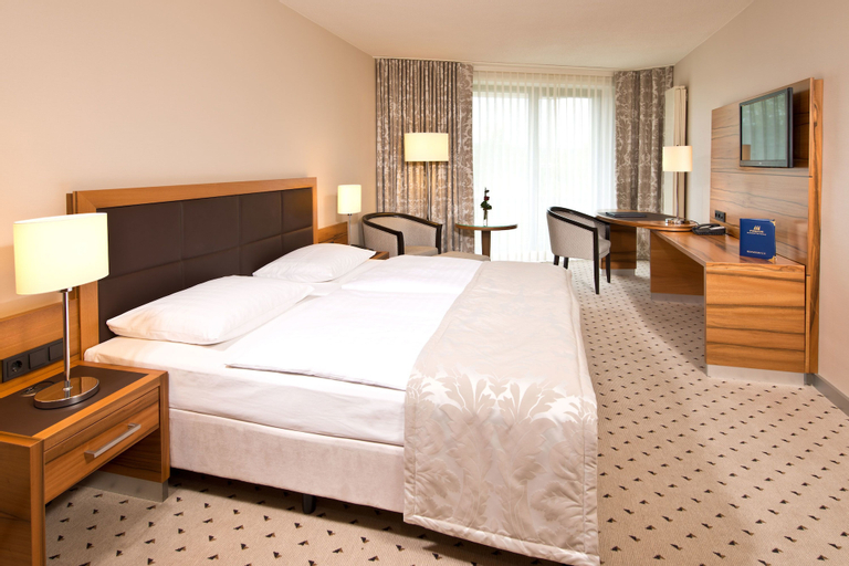 Bedroom 3, Maritim Hotel Bad Homburg, Hochtaunuskreis