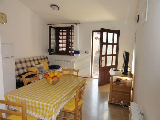 Others 5, Affordable apartment Helena, Medulin