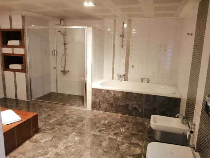 Bathroom 5, Ferah Suites, Akçaabat