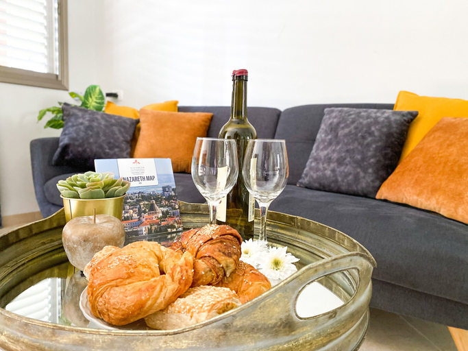 Food & Drinks 4, Modern Downtown 3BR by Ahlan Hospitality