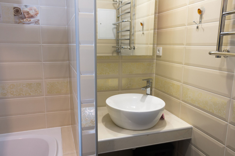 Bathroom 4, PaulMarie Apartments on Kozhara 12, Homyel'