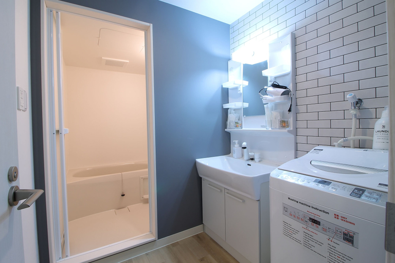 Bathroom 3, Nikke Building (401, 402), Hiroshima