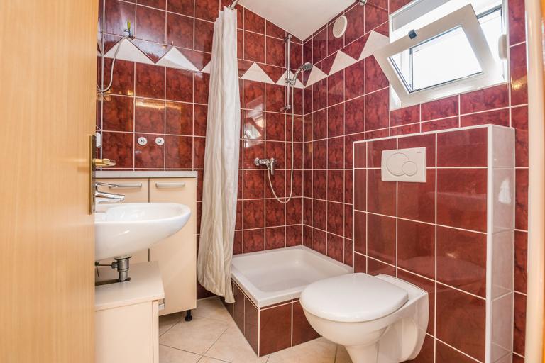 Bathroom 3, Apartments Hrskanovic, Vir