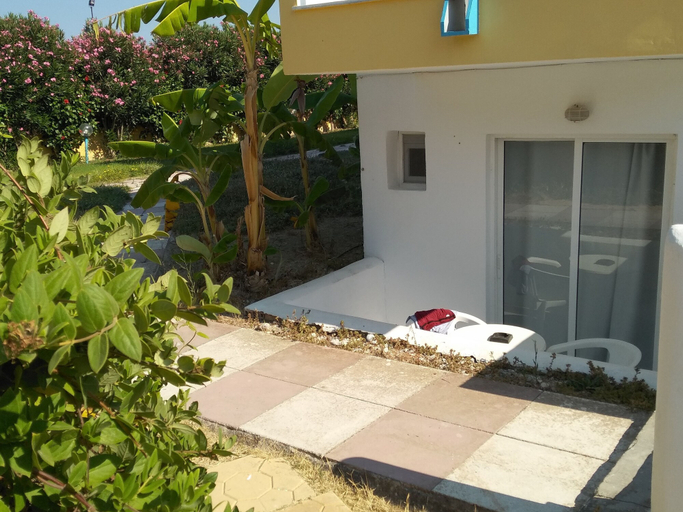 Exterior & Views 2, Leonidas Hotel and Studios, South Aegean