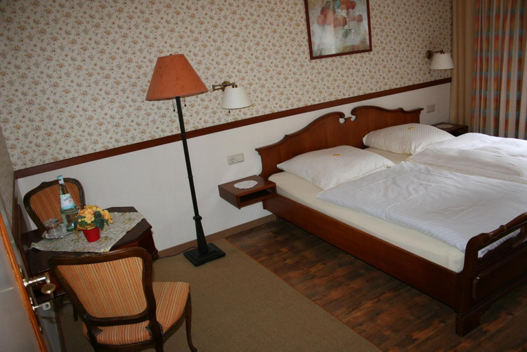 Bedroom 4, Hotel Meyer - Alter Bergischer Gasthof, Rheinisch-Bergischer Kreis
