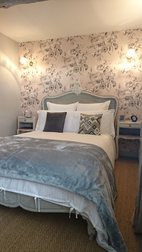 Bedroom 3, Domaine de Bourgville, Vienne