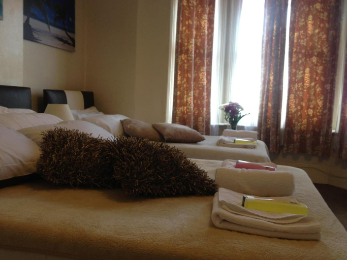 Bedroom 3, Crystal Lodge Hotel, London