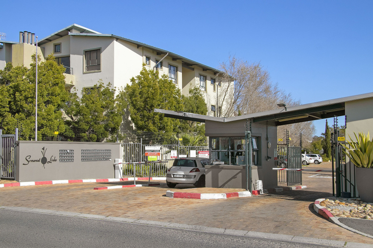 Exterior & Views 2, Links 2146 by HostAgents, City of Cape Town