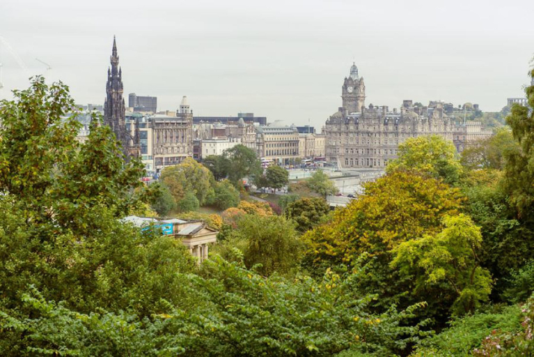 Exterior & Views 2, Grand Edinburgh Castlehill Apartment, Edinburgh
