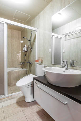 Bathroom 3, Funny Eggs Guest House, Tainan
