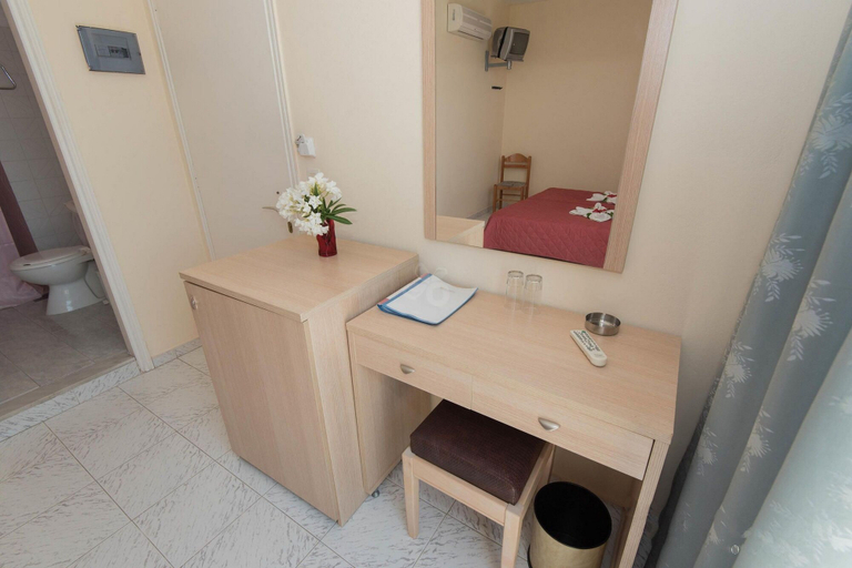 Bathroom 5, Leonidas Hotel and Studios, South Aegean