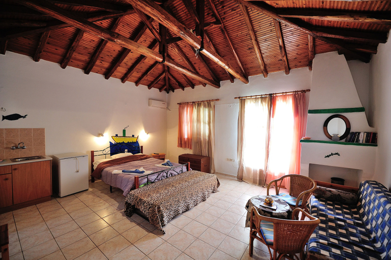 Bedroom 4, Azalea Studios, Thessaly