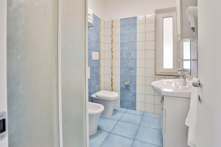 Bathroom 4, I Giardini dell'Olimpo, Salerno