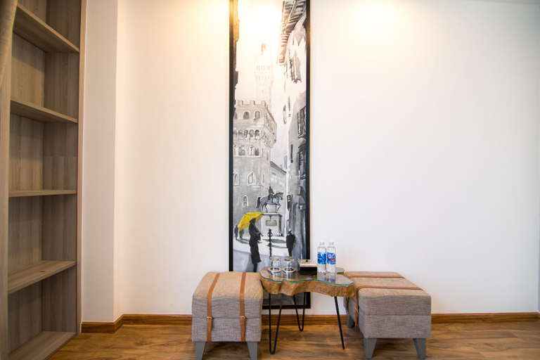 Others 4, RedDoorz Plus near Saigon Train Station, District 3