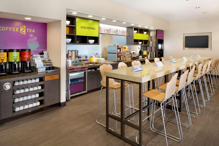 Food & Drinks 5, Home2 Suites by Hilton Charlotte Airport, Mecklenburg
