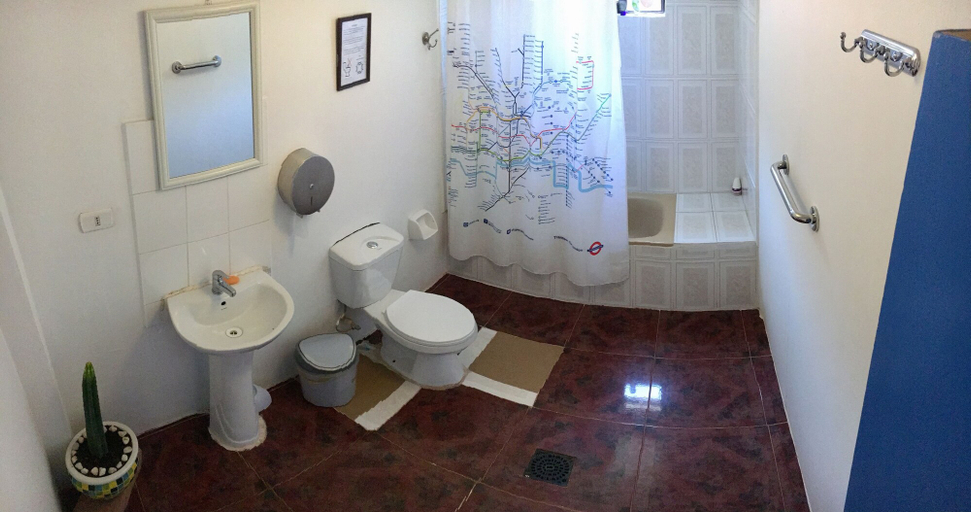 Bathroom, Hostal Possada Atacameña, El Loa