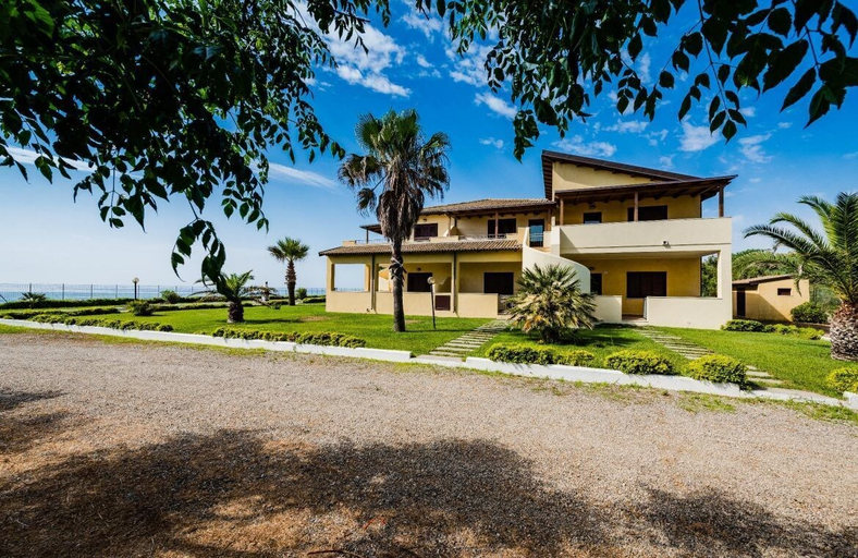 Exterior & Views 2, Villaggio Punta Alice Srl, Crotone