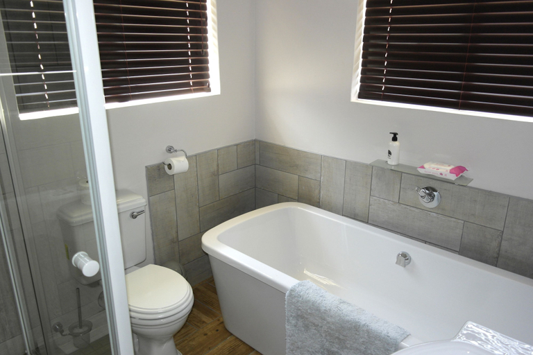 Bathroom, Fairways, Thabo Mofutsanyane