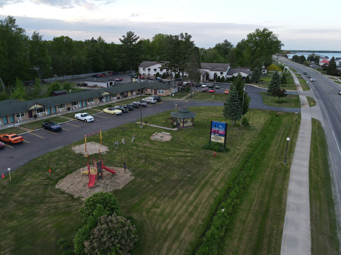 Others 5, Crows Nest Inn Tawas, Lake Hurron