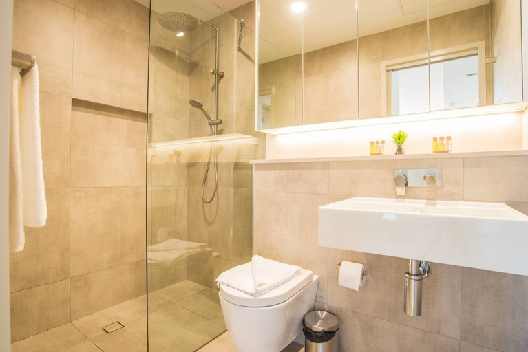 Bathroom 3, Lively 2bed1bath Mascot APT, Sydney