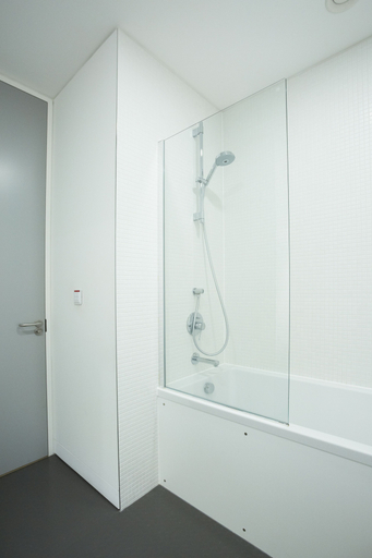 Bathroom 4, Stylish modern home in Manchester city centre with parking, Manchester