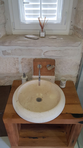 Bathroom 3, Vrnik Arts Club, Lumbarda