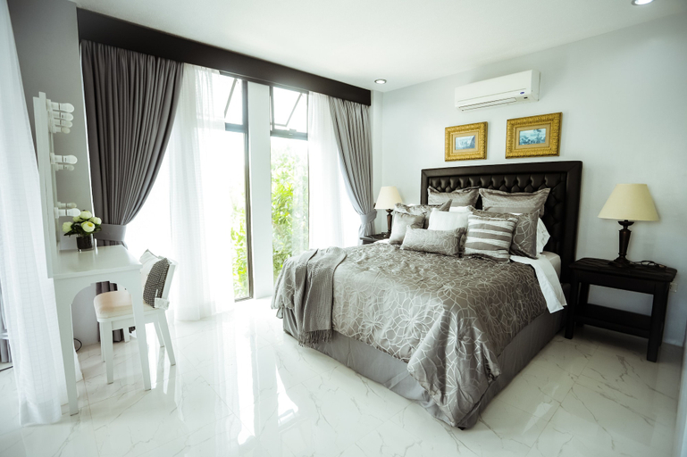 Bedroom 2, Zeller Court Apartelle, Roxas City
