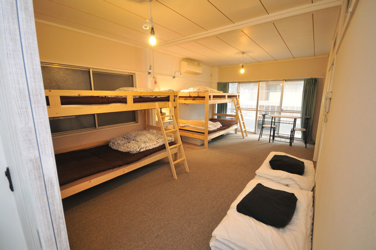 Condominium House in Osaka Nakatsu, Osaka