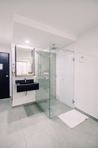 Bathroom 5, Mandala Centro Medellín, Medellín