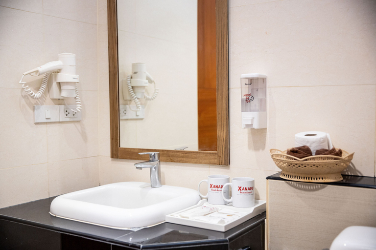 Bathroom 4, Xanadu Beach Resort, Pattaya