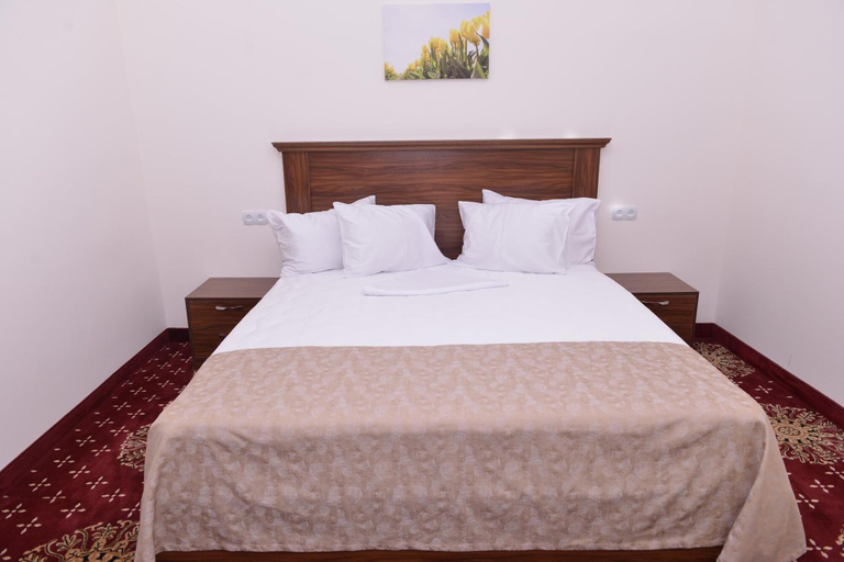 Bedroom 2, Georgia Hotel