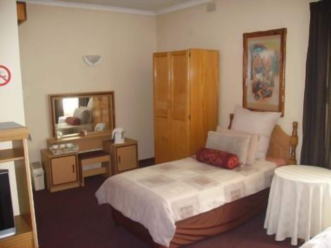 Bedroom 2, Abacus Guest House, Ekurhuleni