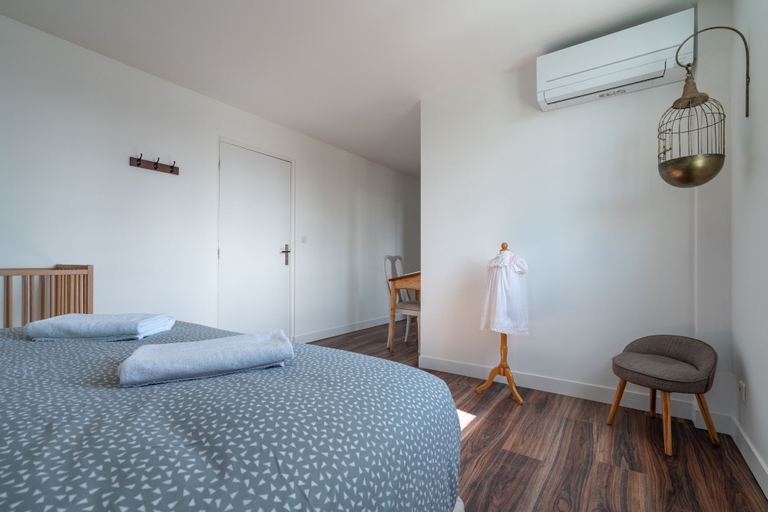 Bedroom 2, L'auberge du Croissant, Indre-et-Loire