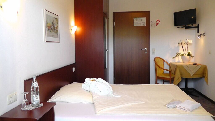 Bedroom 4, Hotel Kurhaus Uhlenberg, Euskirchen