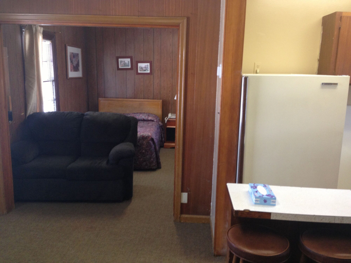 Others 5, Jamestown Motel, Stutsman
