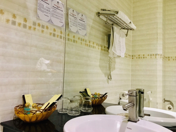 Bathroom 5, Viet Uc Hotel, Bến Tre