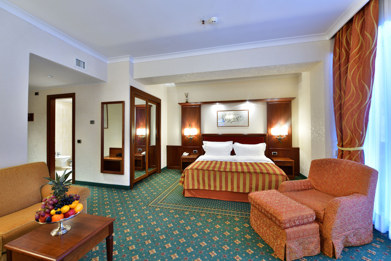 Bedroom 3, Lux Garden Hotel, Azuga