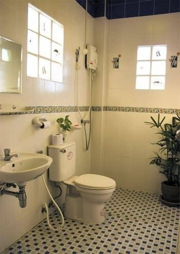 Bathroom 3, J Guesthouse, Mueang Krabi