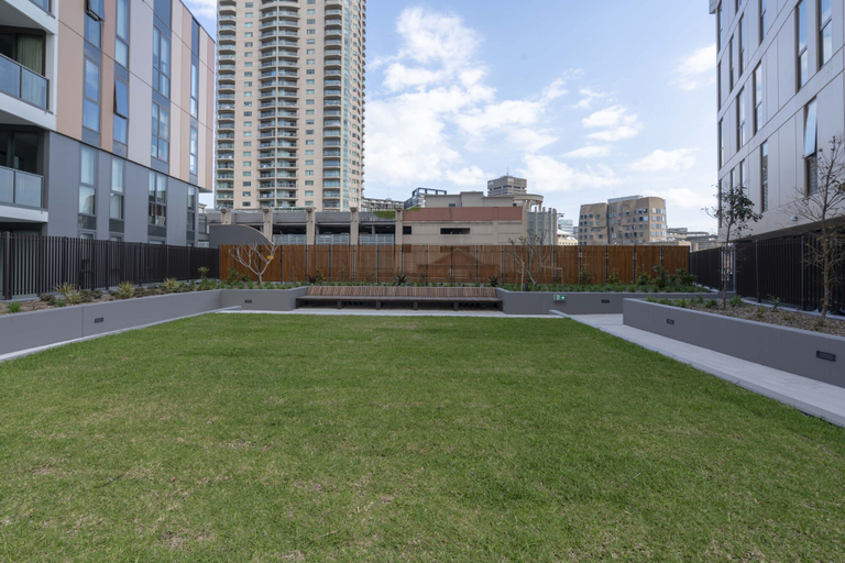 Exterior & Views 2, Modern Apartment in Darling Harbour, Sydney