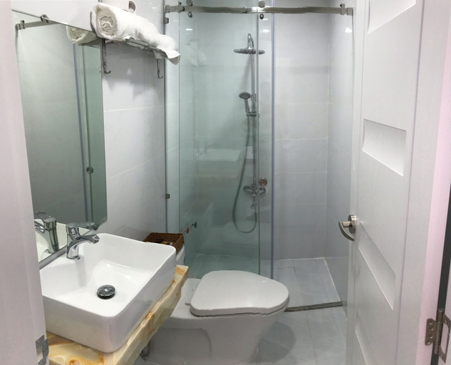 Bathroom, Deluxe Private Room , 2 bed ,4 Guests ,1 Private Bath, District 1
