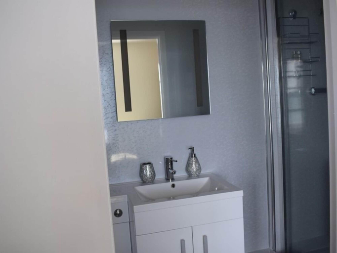 Bathroom 3, The View on the terrace, Dorset