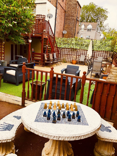 Food & Drinks 5, Castle Lodge Guest House, Sefton