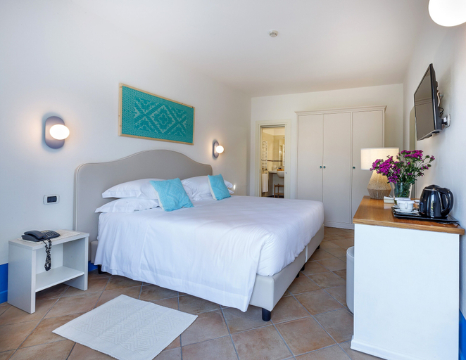 Bedroom 4, Riva di Palo Resort, Rome
