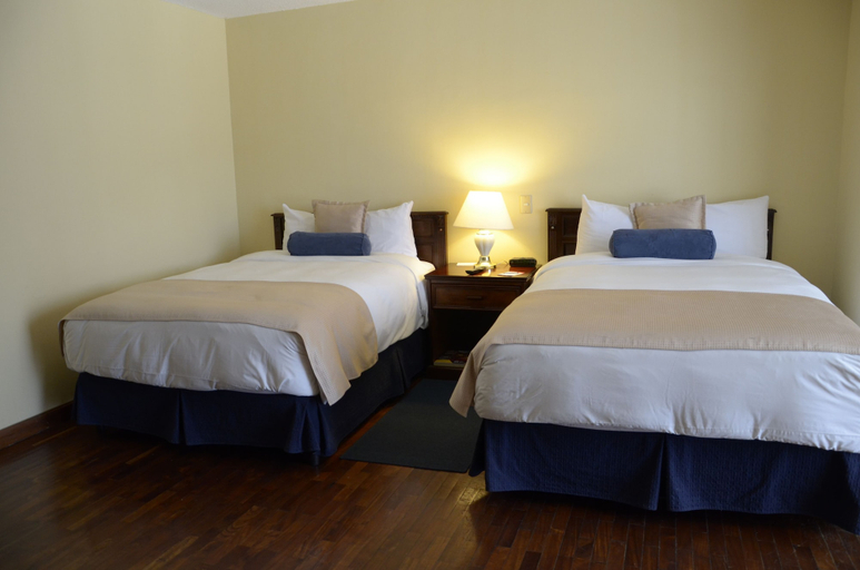 Bedroom 2, Conquistador Hotel and Conference Center, ZONA 4