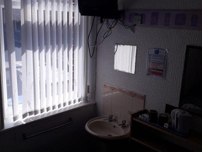 Bathroom 3, Belroy Hotel, Blackpool